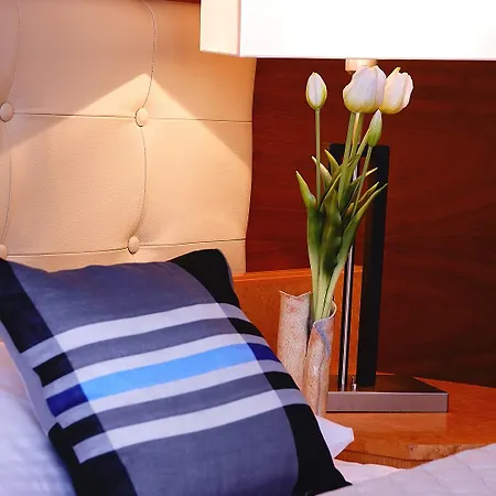 Platinum אוסטראודה