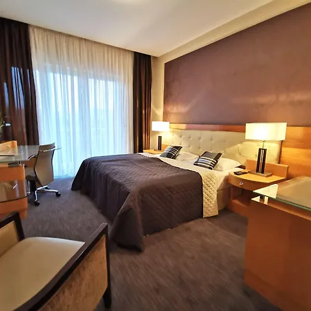 Platinum מלון אוסטראודה