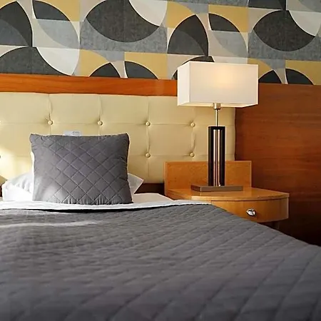 Platinum Hotel